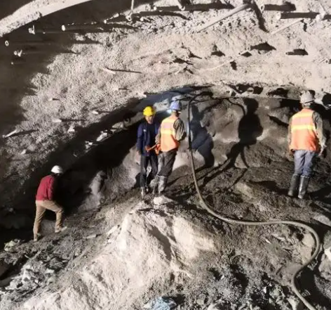 排湖风景区拱顶带模注浆料的施工流程及注意事项